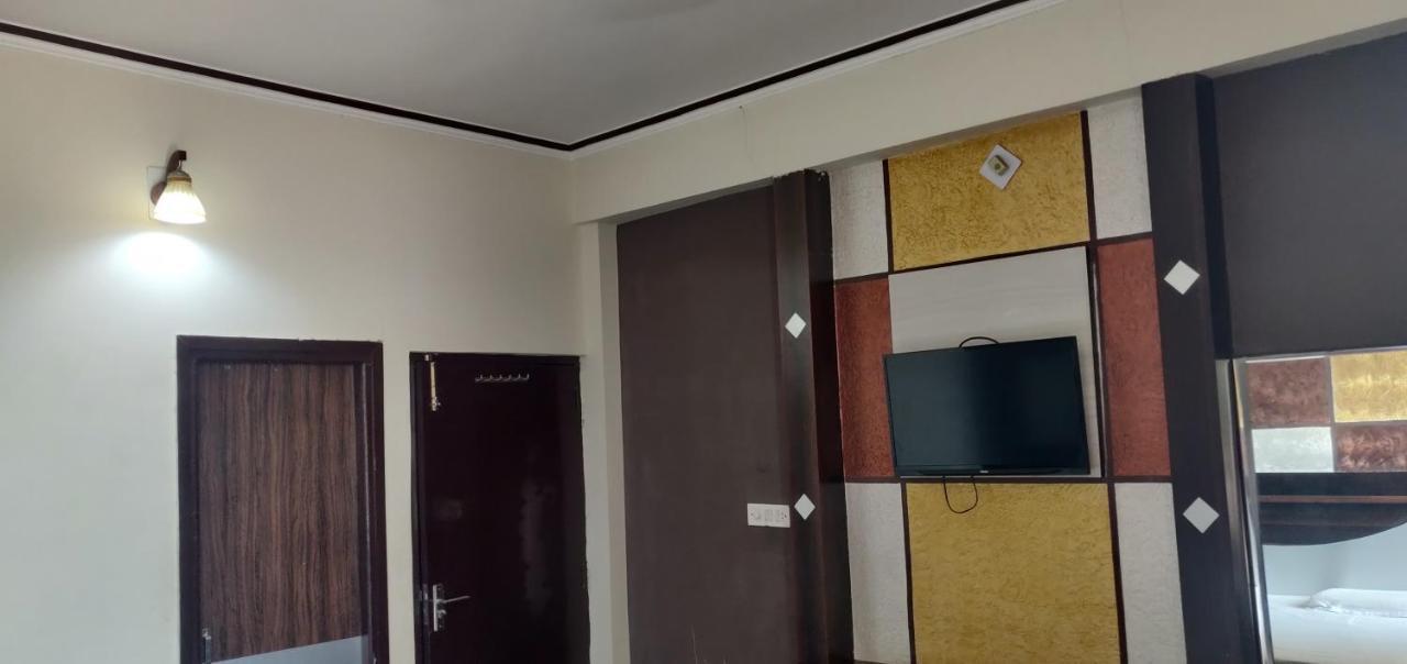 Hotel Shakuntala Katra  Buitenkant foto