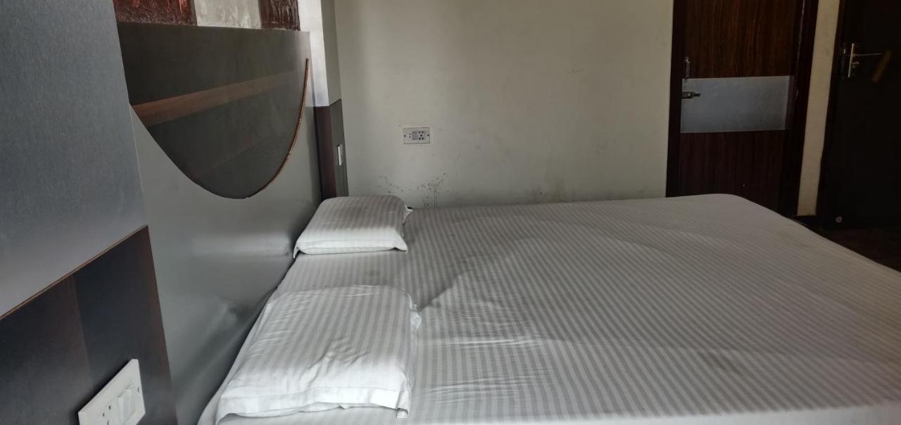 Hotel Shakuntala Katra  Buitenkant foto